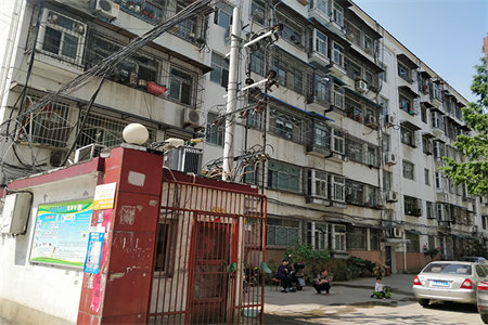城东远航水晶城黄金楼层精装3室2厅2卫证满两年