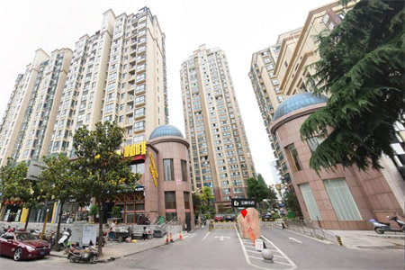 荆善安居价格最低3室送储藏室证满5年看房方便学区房！.